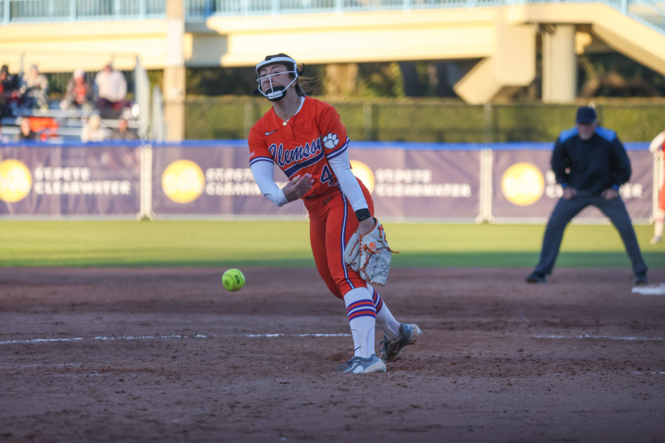 Clemson Tigers Celebrate Two Top 25 Wins Over Oregon and Liberty