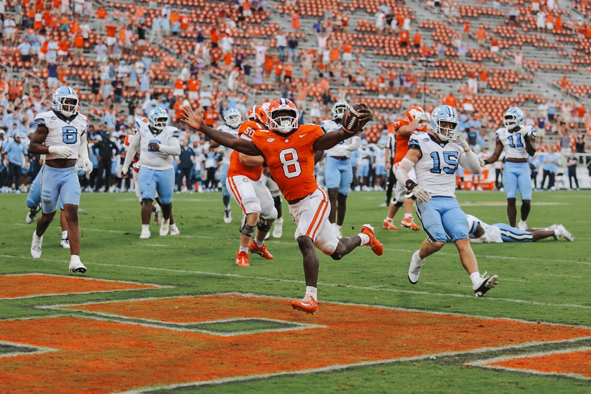 CLEMSON STORMS OUT OF DELAY TO 28-20 COMEBACK VICTORY OVER NORTH CAROLINA -  Clemson University Athletics