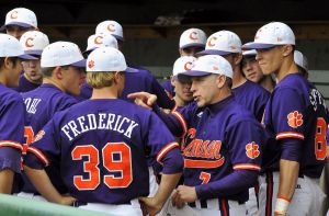 team huddle pregame leggett