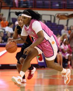 Shaniqua Pauldo (44)