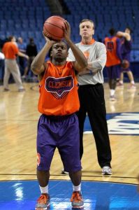 ncaa tournament pregame practice 031810
