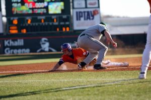 Photo by Mark Crammer