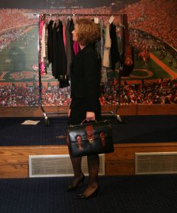 Clemson&acirc;?<sup>TM</sup>s Student-Athlete Enrichment Program held a Dress for Success workshop on February 22 in the McFadden Team Room.