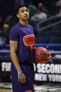 ncaa tournament pregame practice 031810