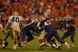 clay_watkins_tackle_102106