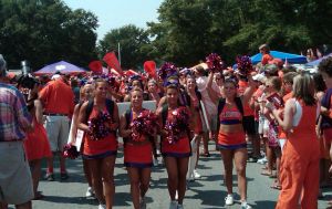 cheerleaders 2011 football parade