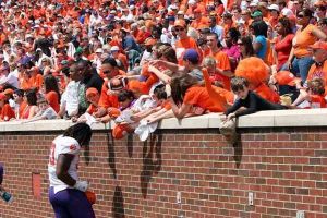 Da'Quan Bowers autograph