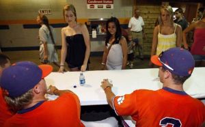 Following Friday's practice, the Tigers attended an autograph session at Rosenblatt Stadium.