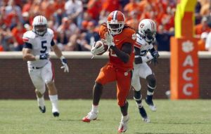 Offensive Coordinator Chad Morris