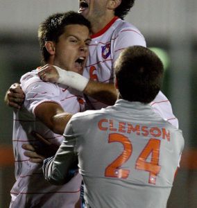 Bryniar Benediktsson team goal celebrate
