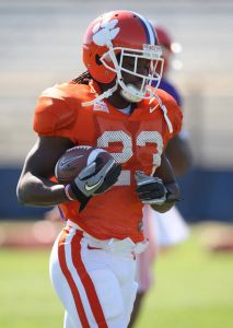 Andre Ellington bowl practice 123011