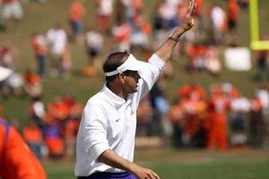 Defensive Coordinator Kevin Steele