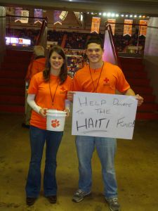 SAAC members collect donations for haiti relief fund at men's basketball game 012310