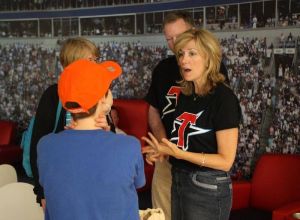 Tanner's Totes visits Children's Healthcare of Atlanta 081011