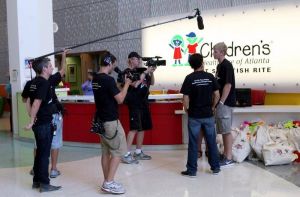 Tanner's Totes visits Children's Healthcare of Atlanta 081011