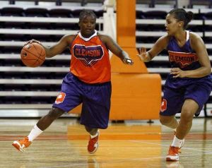 Keyrra Gillespie and Sthefany Thomas