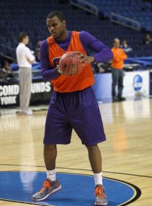 ncaa tournament pregame practice 031810