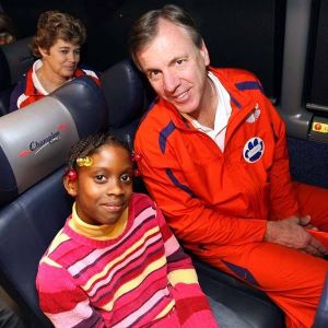 2007 shop with a coach 121207 bradley