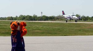 airport arrival in clemson 041310