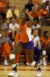 Mo Simmons celebrate