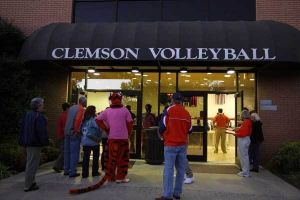 Clemson 3, Virginia 0