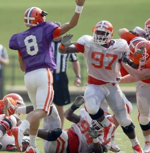Cole Stoudt and Malliciah Goodman scrimmage 082011