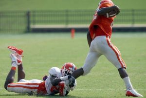 Xavier Brewer and D.J. Howard scrimmage 082011