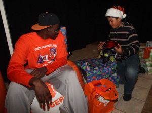 The Clemson men&acirc;?<sup>TM</sup>s and women&acirc;?<sup>TM</sup>s basketball teams hosted area children at the Tiger Wonderland charity event on Thursday, December 15 at Littlejohn Coliseum.