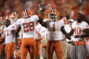 davis_spiller_high5_101606