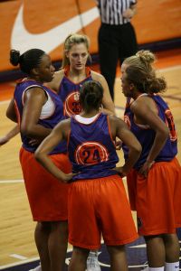 huddle_102306