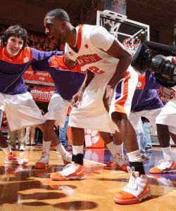 Demontez Stitt pregame huddle