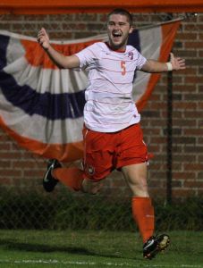Austin Savage celebrate goal