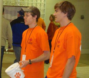 SAAC members collect donations for haiti relief fund at men's basketball game 012310