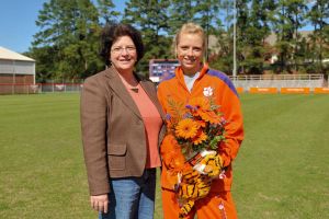 Senior Lindsey Jackson