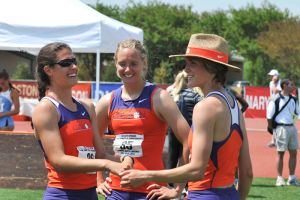 Karine Farias (L), Linda Buchholz and Liane Weber (R)