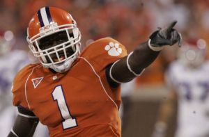 James Davis celebrates his touchdown in the first half. (AP Photo/Mary Ann Chastain)