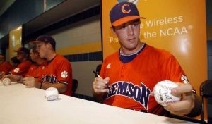Following Friday's practice, the Tigers attended an autograph session at Rosenblatt Stadium.