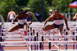 Bridgette Owens (L), Michaylin Golladay (R)
