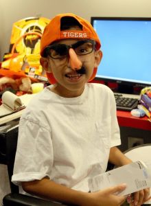 Tanner's Totes visits Children's Healthcare of Atlanta 081011