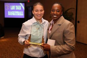 banquet 032909 bryelle smith newcomer of the year