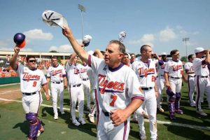 jack leggett, team postgame celebrate