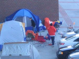 students camp out for gator bowl tickets 120808
