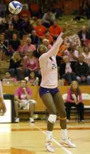 Mo Simmons sending an overpass.