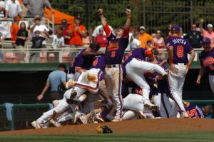 NCAA Super Regional vs. Alabama 6/14/2010