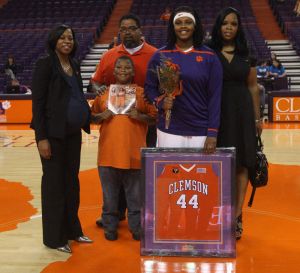 Shaniqua Pauldo (44)