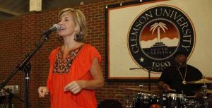 Oliver and Vicky Purnell held their second annual Coaches vs. Cancer fundraising event, Tigerfest 09, on Tuesday, October 6.