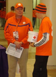 SAAC members collect donations for haiti relief fund at men's basketball game 012310