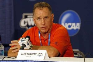 The head coaches of the four teams playing in Bracket 2 held a press conference on Friday, June 18 in the Hall of Fame Room at Rosenblatt Stadium.
