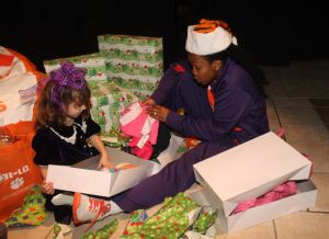 The Clemson men&acirc;?<sup>TM</sup>s and women&acirc;?<sup>TM</sup>s basketball teams hosted area children at the Tiger Wonderland charity event on Thursday, December 15 at Littlejohn Coliseum.