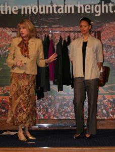 Clemson&acirc;?<sup>TM</sup>s Student-Athlete Enrichment Program held a Dress for Success workshop on February 22 in the McFadden Team Room.